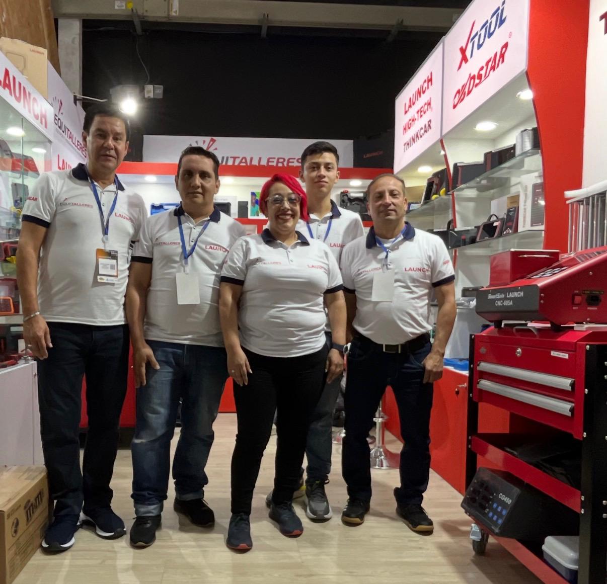 Equipo de ventas de EQUITALLERES en la sede Bogotá